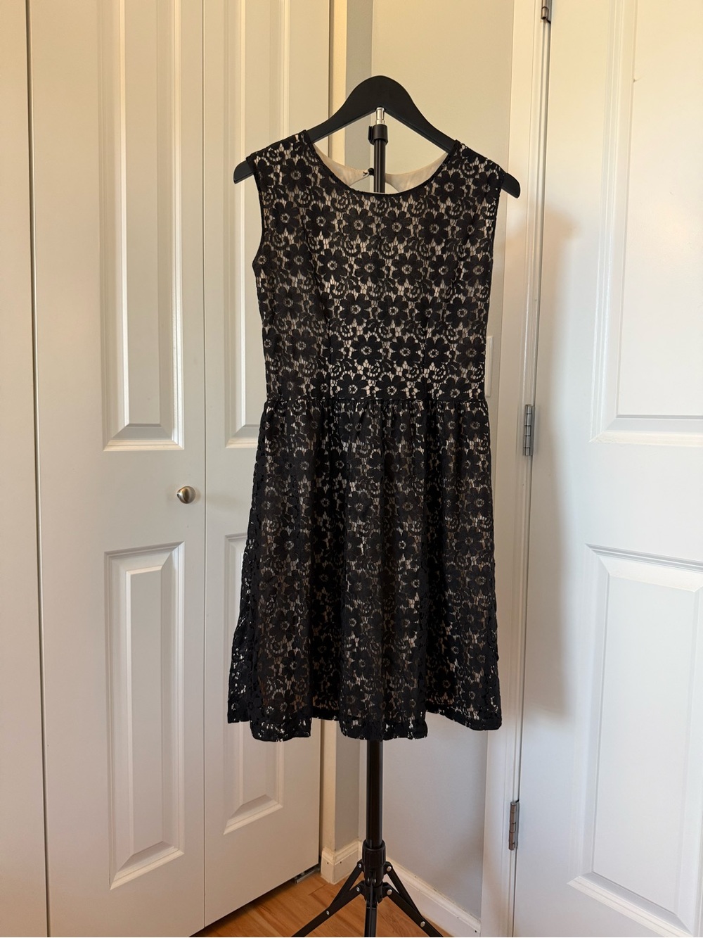 Velvet Torch Black Floral Lace Midi Dress